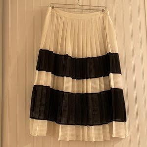 Banana Republic A line skirt ~~size 8